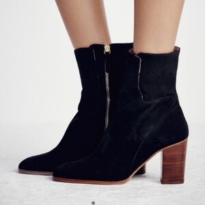 Free People Suede Black Boots. Size: 8.